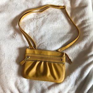 Mustard shoulder/crossbody purse Relic